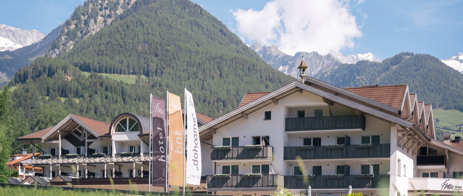 Bergwiesen und Almhütten im Südtiroler Ahrntal